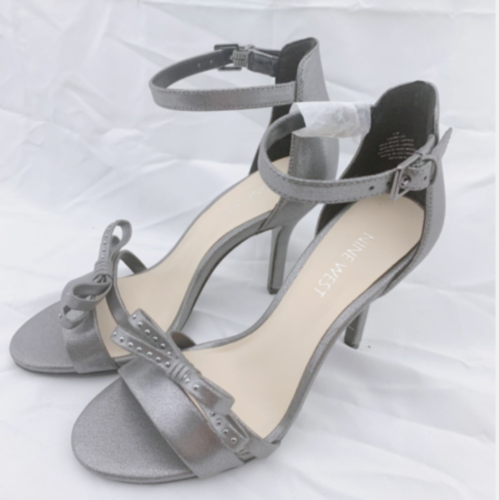 NEW  WEST Axwello Gray SIZE 5 Heels